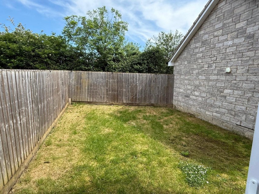 Images for Pearmain Road, Somerton